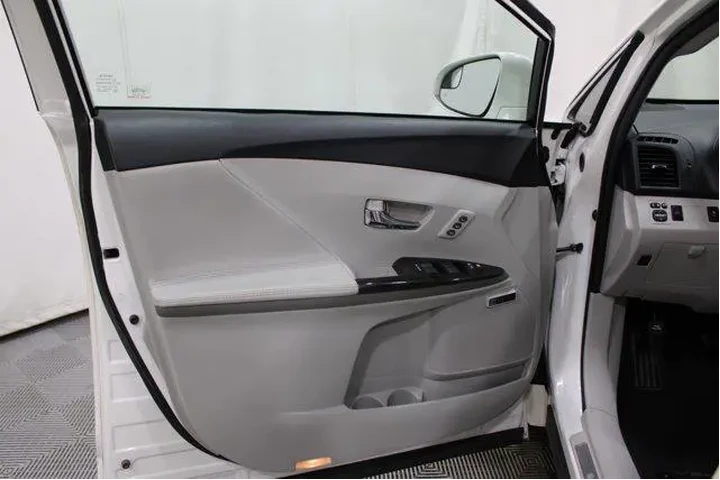 $14982 : Toyota Venza 2015 XLE V6 4dr image 6