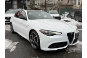 $24495 : Alfa Romeo Giulia 2022 AWD T thumbnail