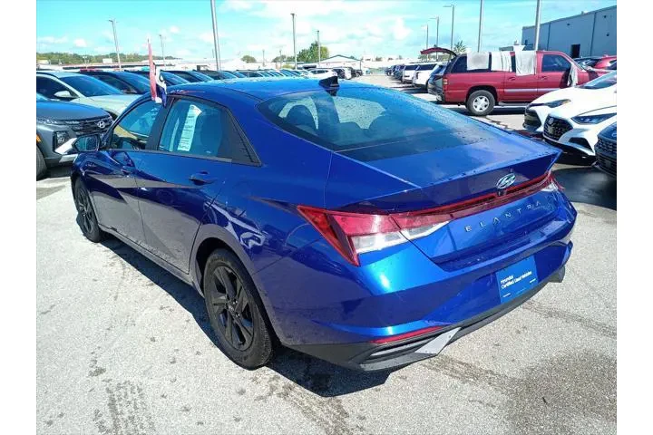 $19900 : Hyundai ELANTRA 2022 SEL 4dr image 5