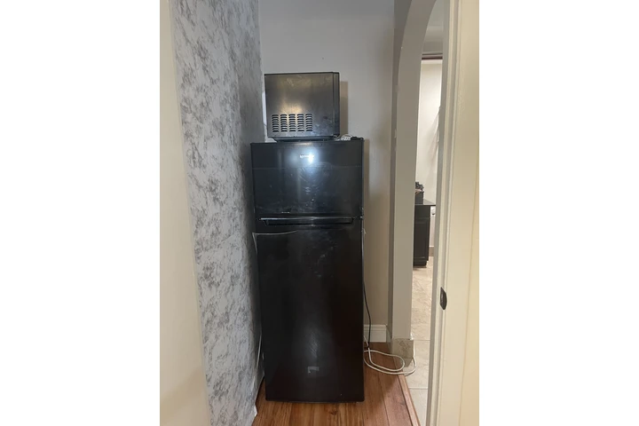 $1100 : Rento Eficiency image 3