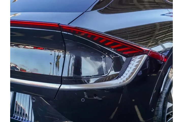 $24492 : Kia EV6 2022 AWD Wind 4dr Cr image 9