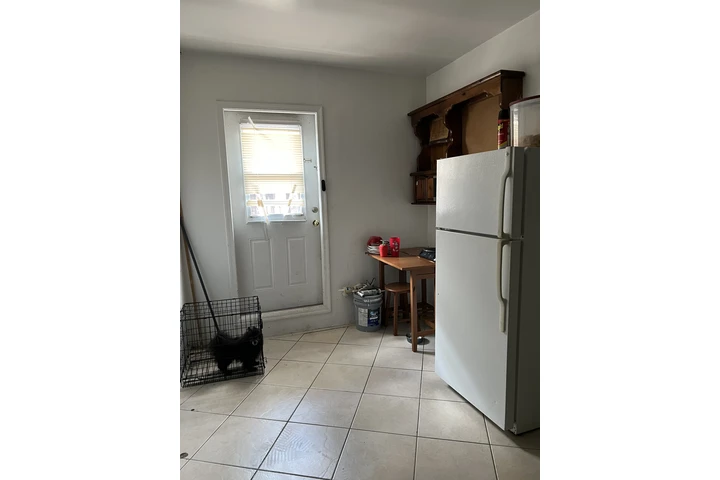 $1200 : Cuarto image 4