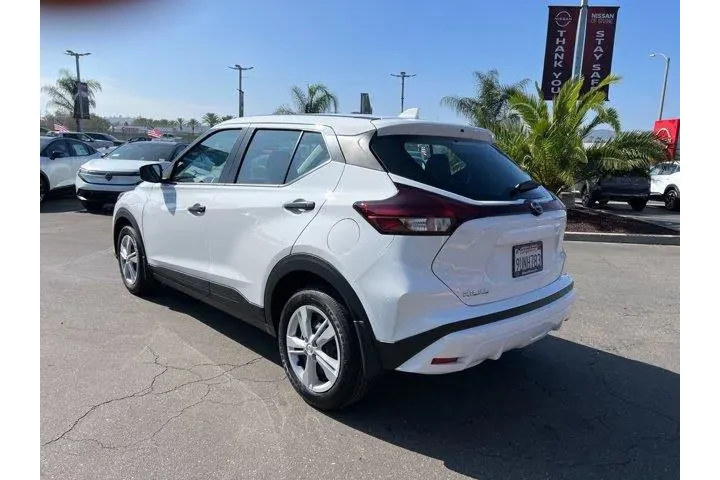 $19881 : Nissan Kicks Play 2025 S 4dr image 4
