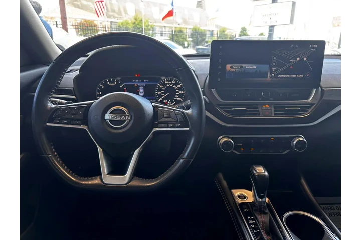 2023 Altima 2.5 SR AWD image 8