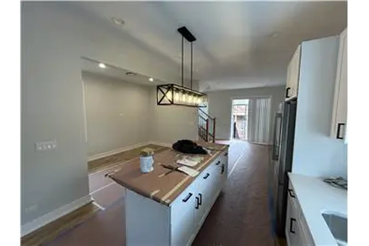 $4500 : Rental property with 3 bedro image 7