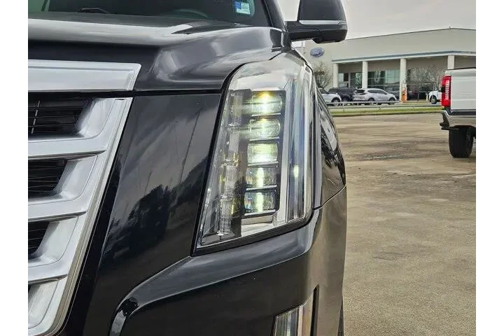 $22032 : Cadillac Escalade 2016 Stand image 9