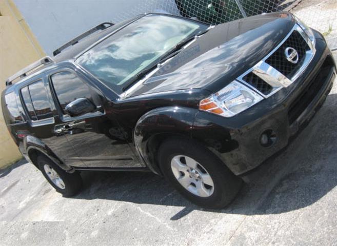$3900 : 2008 Nissan Pathfinder S image 4
