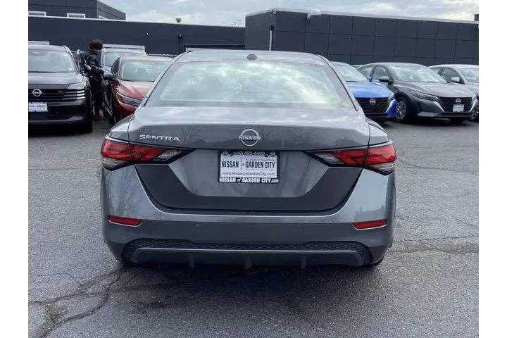 $18350 : Nissan Sentra 2025 SV 4dr Se image 5