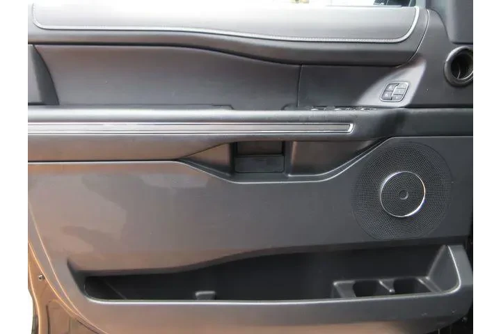 $39520 : Ford Expedition 2022 4x2 XLT image 9