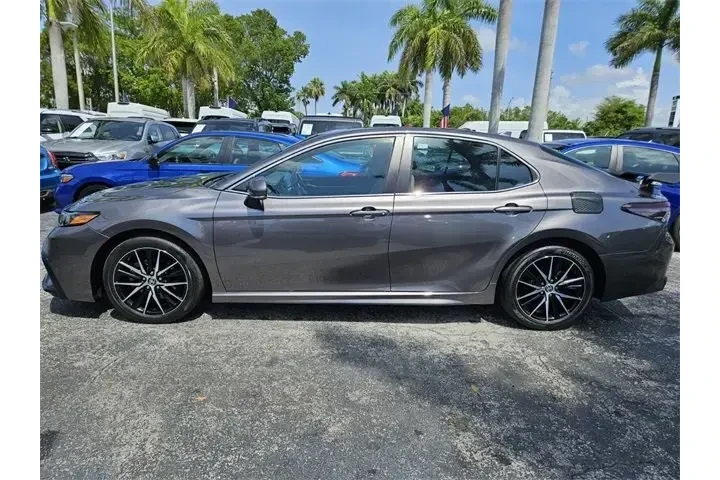 $23990 : Toyota Camry 2022 SE 4dr Sed image 2