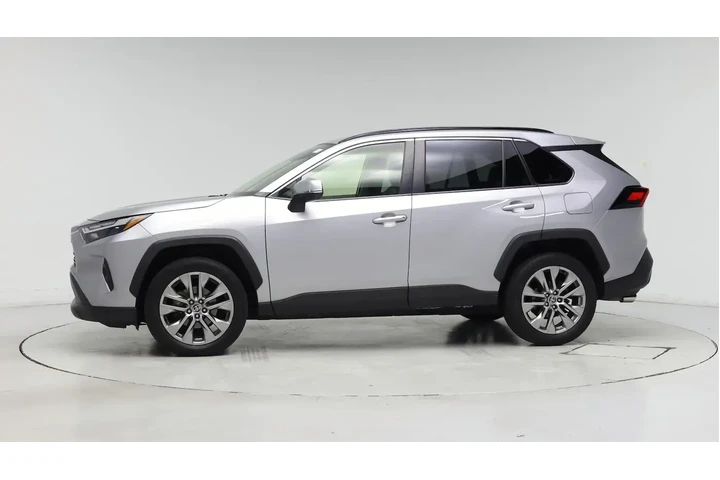$28998 : Toyota RAV4 2023 XLE Premium image 3