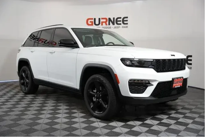 $28994 : Jeep Grand Cherokee 2023 4x4 image 2