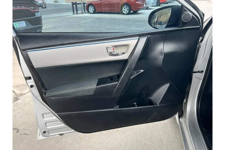 2016 Corolla LE CVT image 10