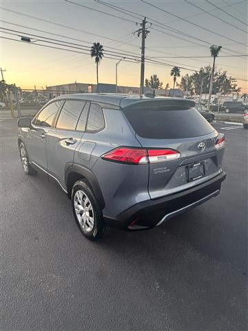 $19750 : Toyota Corolla Cross L Sport image 8