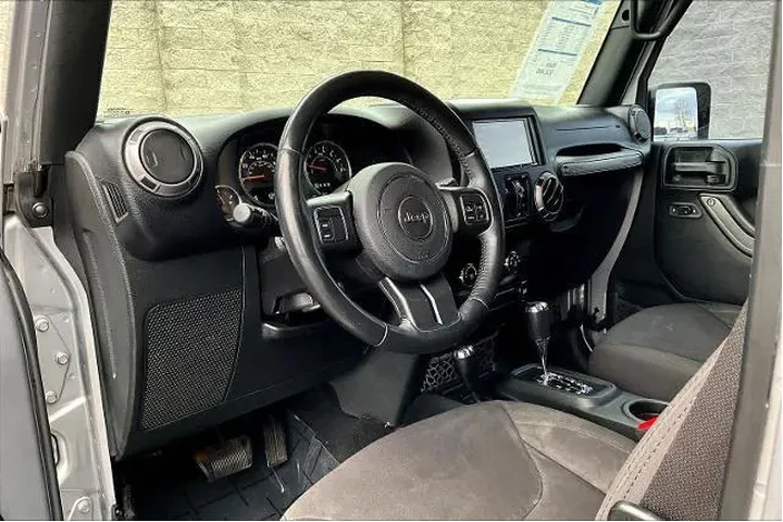 $23990 : Jeep Wrangler Unlimited 2017 image 2