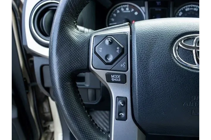 $21947 : Toyota Tacoma 2017 4x2 TRD O image 9