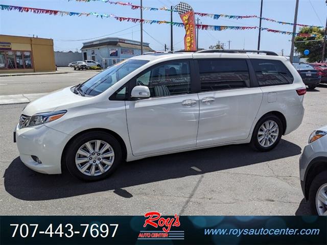 $30995 : 2017 Sienna Limited 7-Passeng image 4