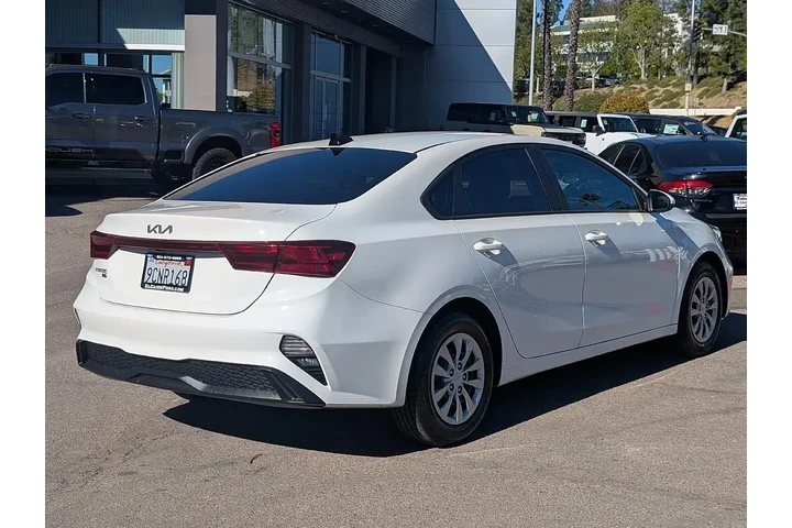 $15004 : Kia Forte 2023 LX 4dr Sedan image 10