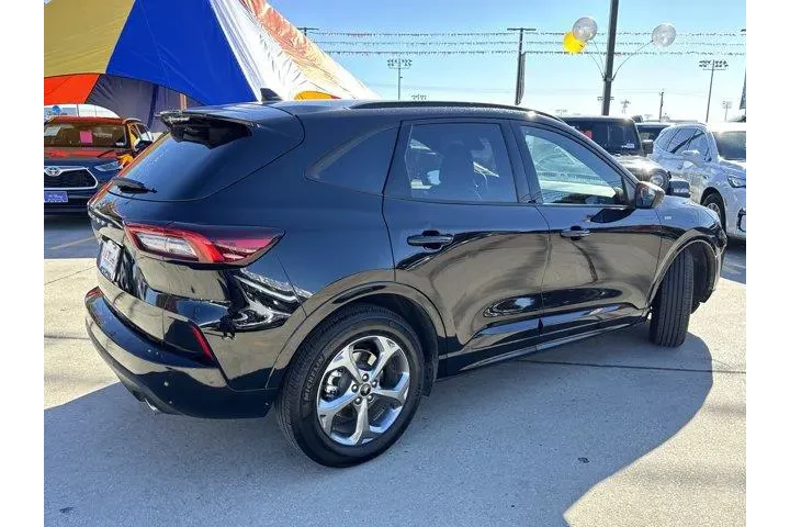 $28444 : Ford Escape 2023 ST-Line 4dr image 5