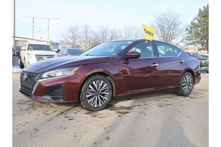 $17277 : Nissan Altima 2023 2.5 SV 4d image 3