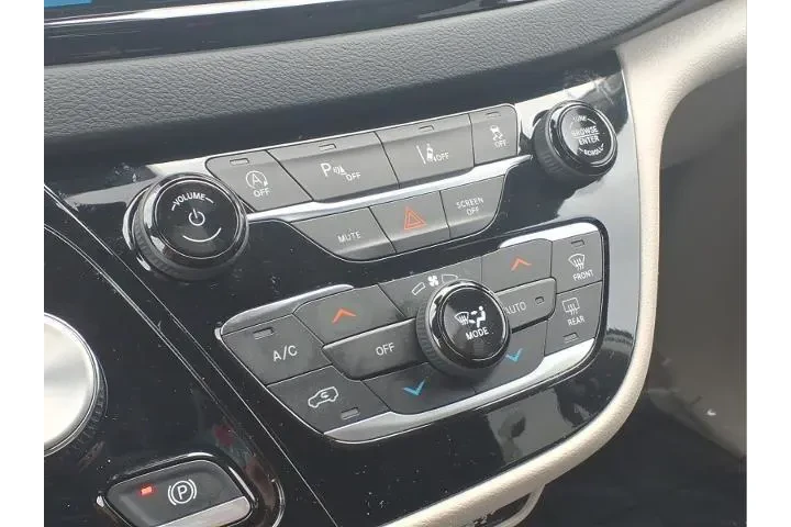 $23501 : Chrysler Pacifica 2023 Touri image 7