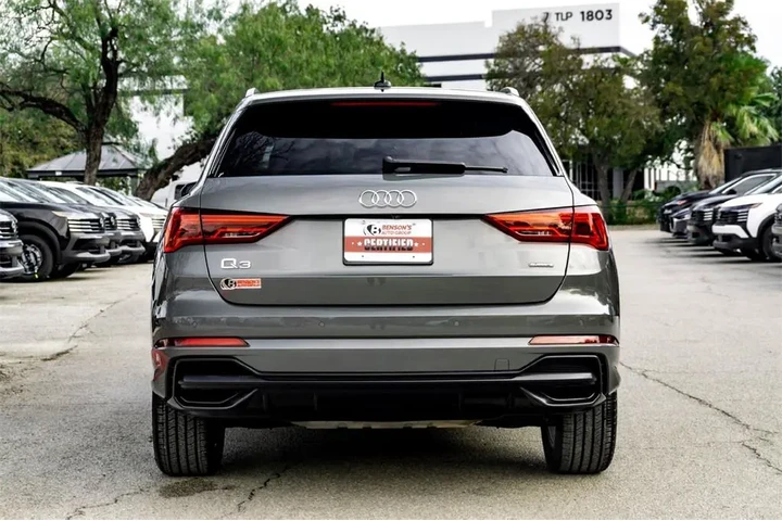 $27997 : Audi Q3 2022 AWD quattro S l image 6