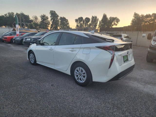 $17999 : 2016 Prius Two image 8