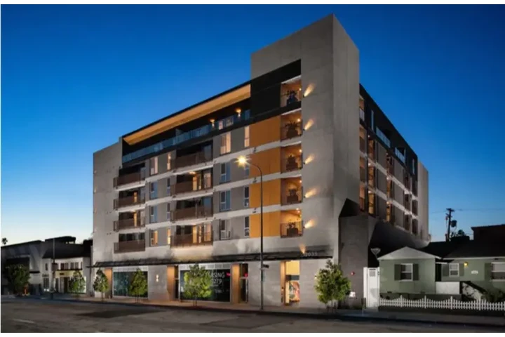 $1525 : 1 bedroom/1 bath Available LA image 1