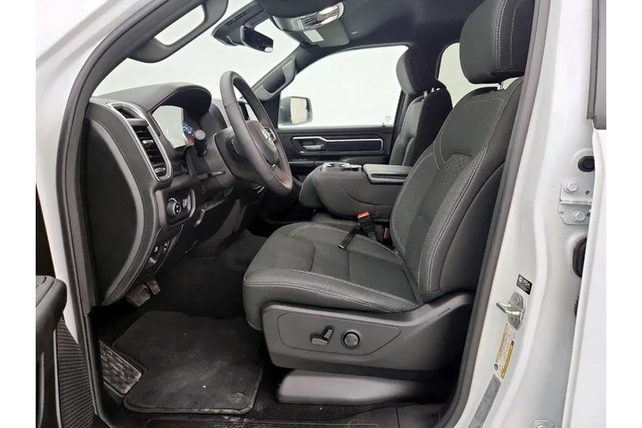 $37998 : Ram 1500 2025 4x4 Big Horn 4 image 3