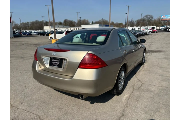 2006 Accord Sdn LX AT image 2