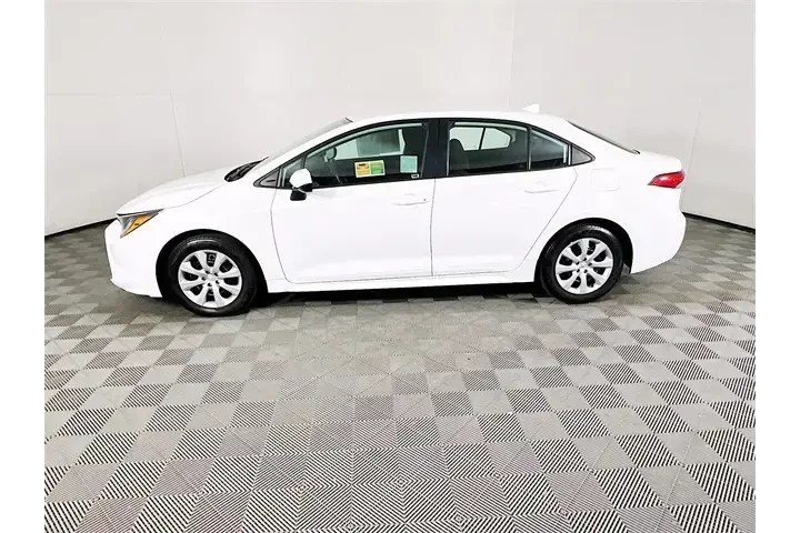 $18900 : Toyota Corolla 2022 LE 4dr S image 4