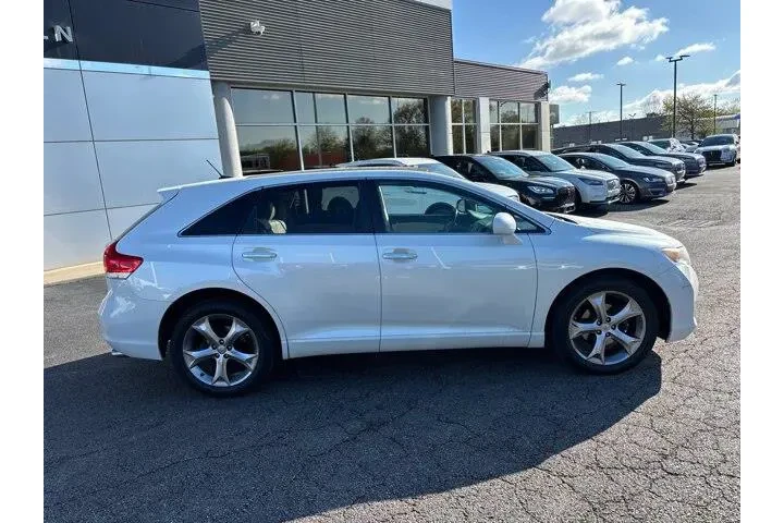 $8985 : Toyota Venza 2010 AWD V6 4dr image 8