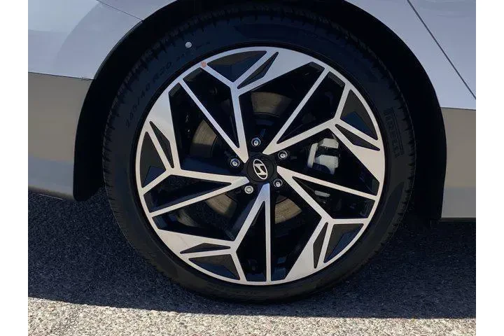 $31636 : Hyundai IONIQ 6 2025 SEL 4dr image 9