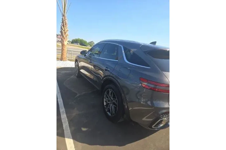 $35882 : Genesis GV70 2023 AWD 2.5T S image 6