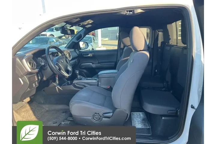 $26989 : Toyota Tacoma 2016 4x4 SR5 V image 7