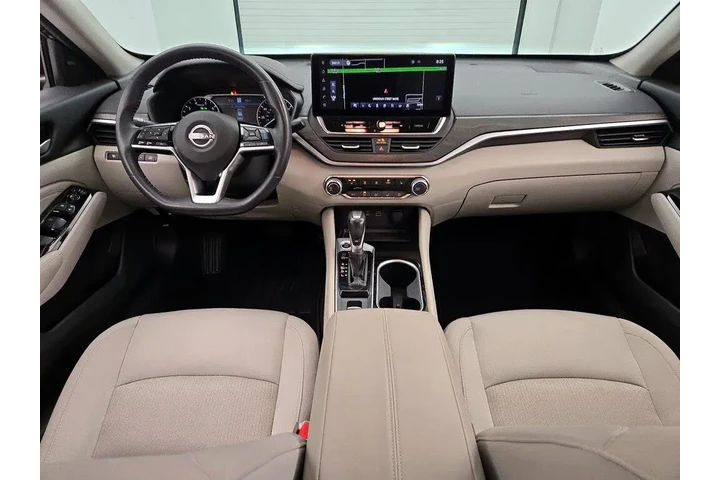 $20998 : Nissan Altima 2023 2.5 SV 4d image 9