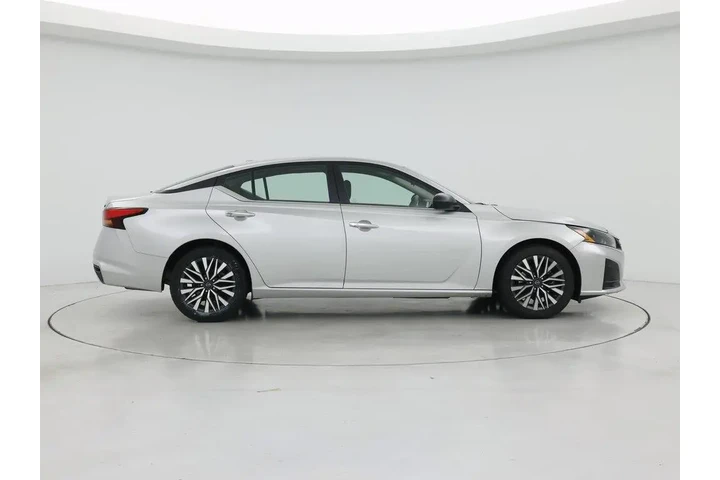 $18998 : Nissan Altima 2024 2.5 SV 4d image 7