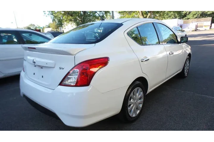 $8500 : 2018 Versa S Plus image 6