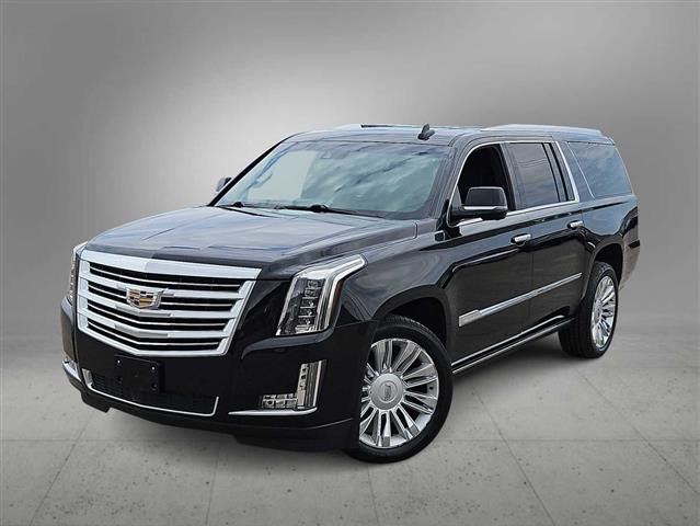 $31290 : Pre-Owned 2016 Cadillac Escal image 1