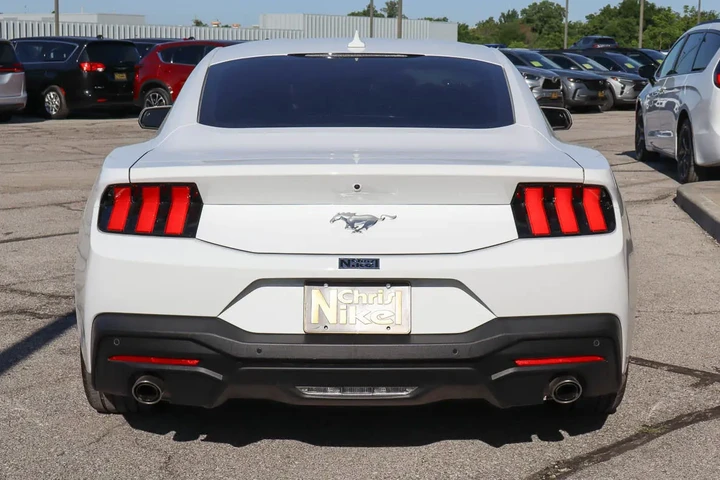 $31387 : 2024 Mustang EcoBoost Fastback image 5