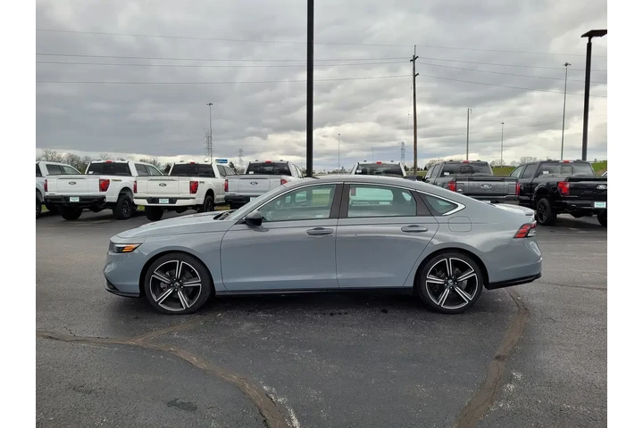 $29094 : Honda Accord Hybrid 2023 Spo image 7