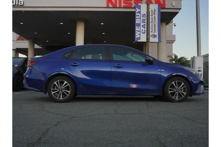 $16262 : Kia Forte 2024 LX 4dr Sedan image 3