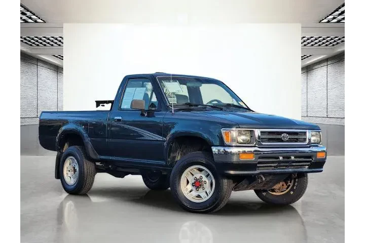 $8988 : Toyota Pickup 1994 2dr DX 4W image 2