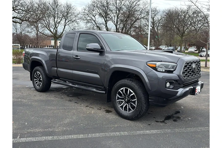 $37708 : Gold Certified 2023 Tacoma TR image 9