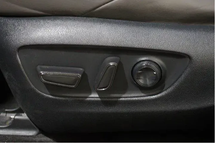 $28998 : Toyota RAV4 2020 AWD Adventu image 4