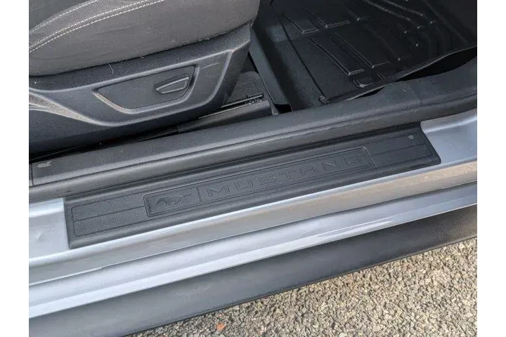 $21834 : Ford Mustang 2020 EcoBoost 2 image 10