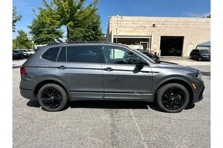 $26719 : Volkswagen Tiguan 2024 SE R- image 8