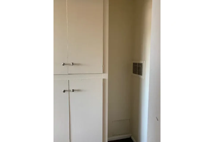 $1350 : One bedroom apartment FOR RENT image 6