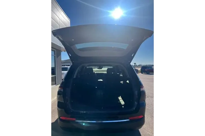 $27500 : Jeep Grand Cherokee L 2021 4 image 9