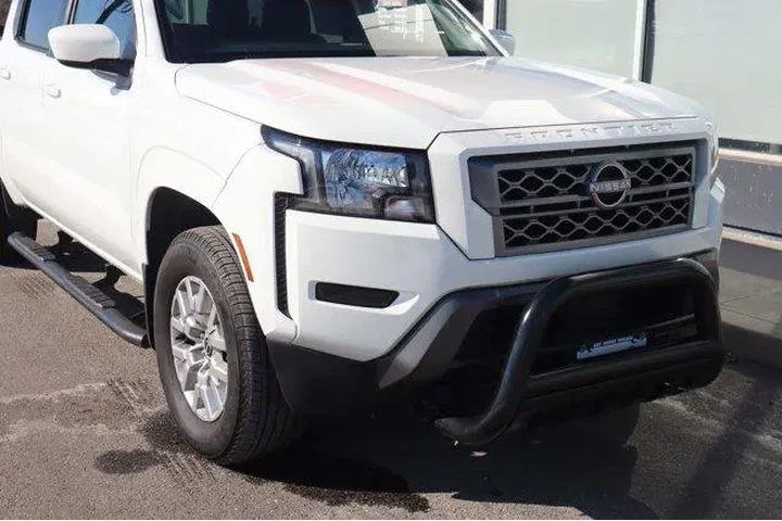 $29812 : Nissan Frontier 2022 4x4 SV image 3